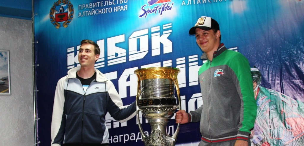 Никита Лямкин привёз Кубок Гагарина в Барнаул и Бийск