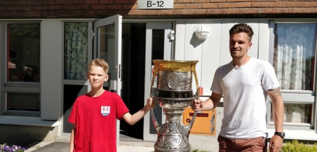 Антон Ландер привёз Кубок Гагарина в Швецию